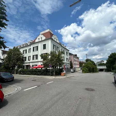 Apartment Next To Downtown & Station, Kitchen And Parking